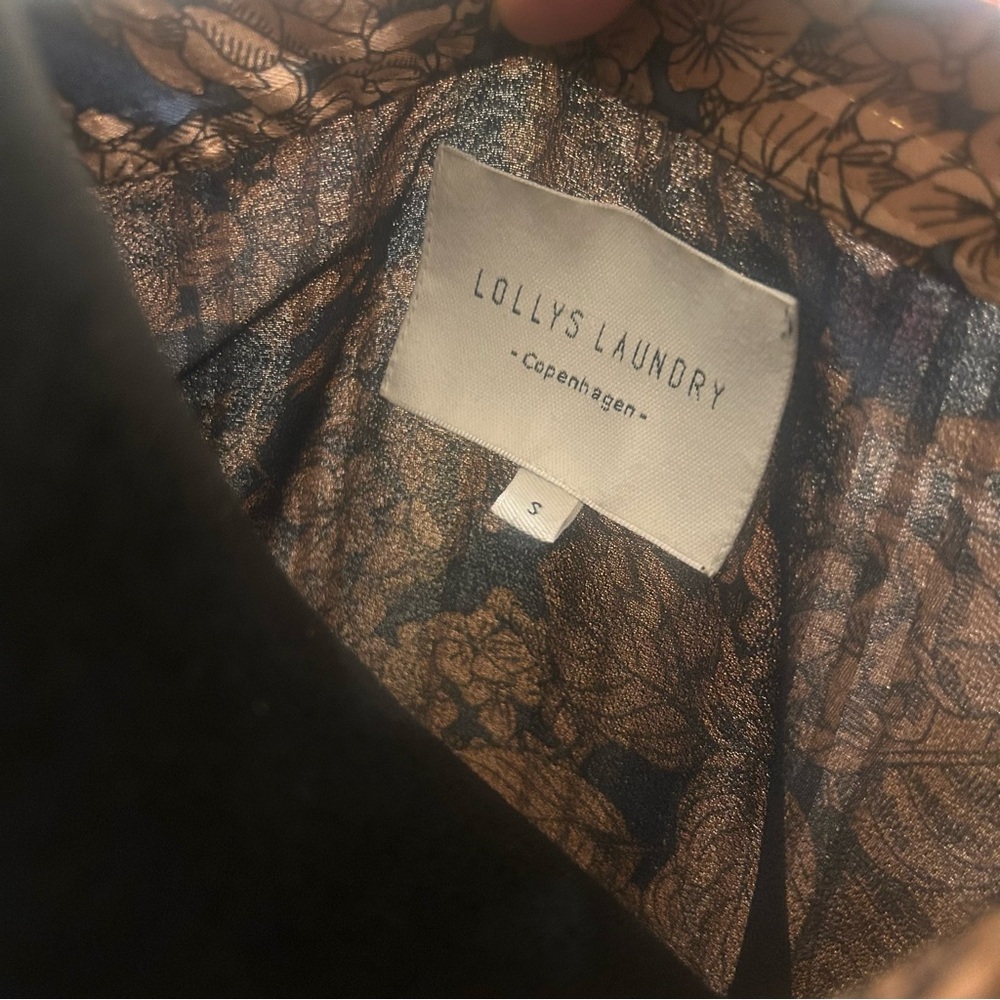 Lollys Laundry Copenhagen Netallic Drop Waist Tiered Floral Print Midi Dress - Picture 11 of 14